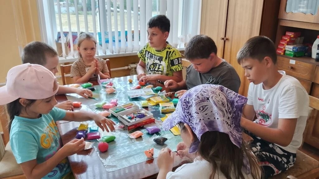 Место притяжения_творческое занятие с пластилином